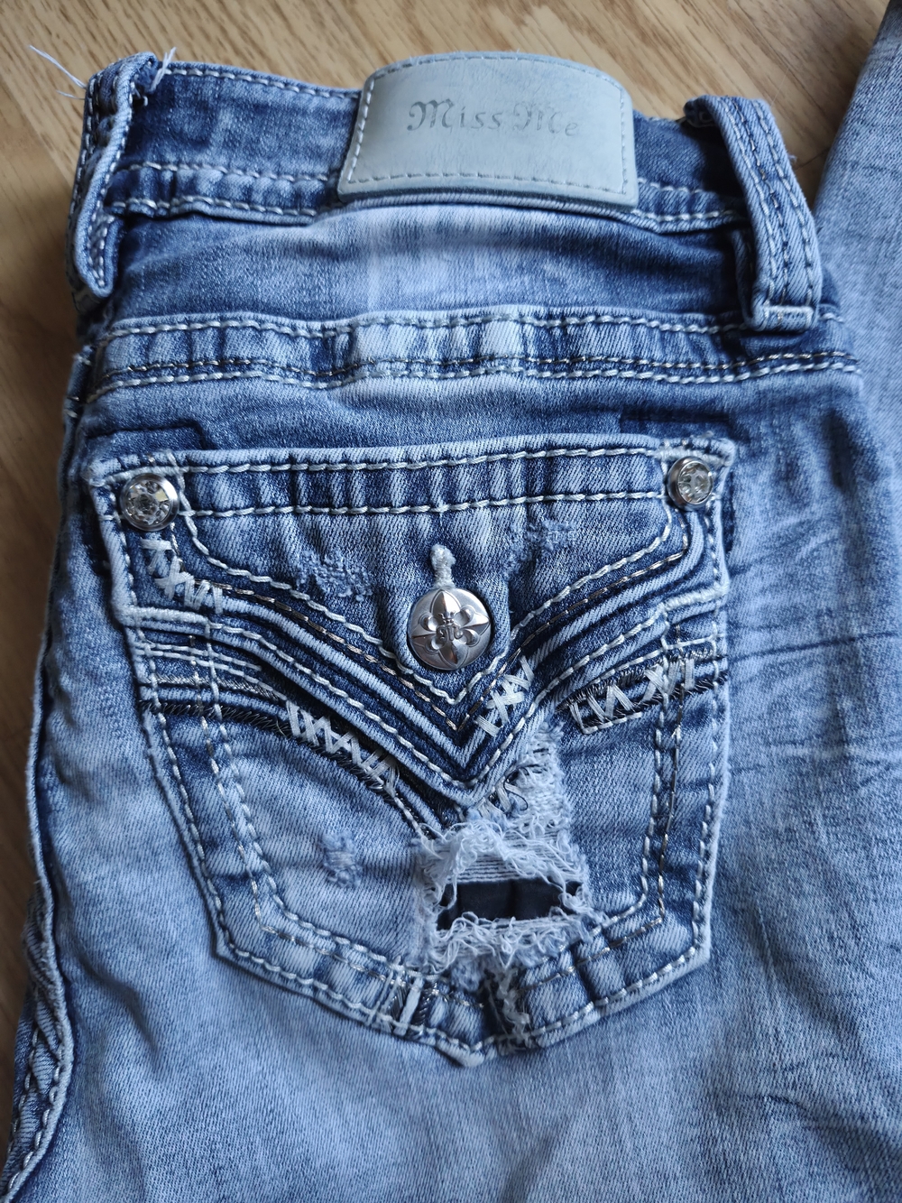 Miss Me - Distressed Jeans